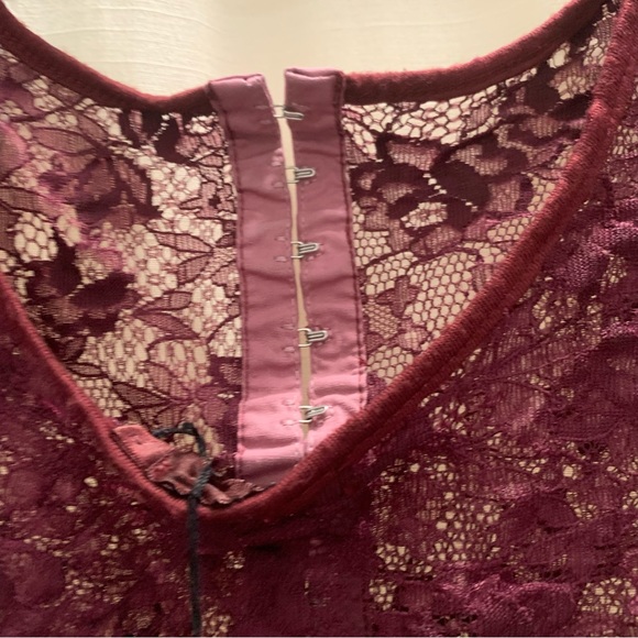 LF Millau Maroon Lace Sheer Crop Tank NWT - Picture 4 of 9